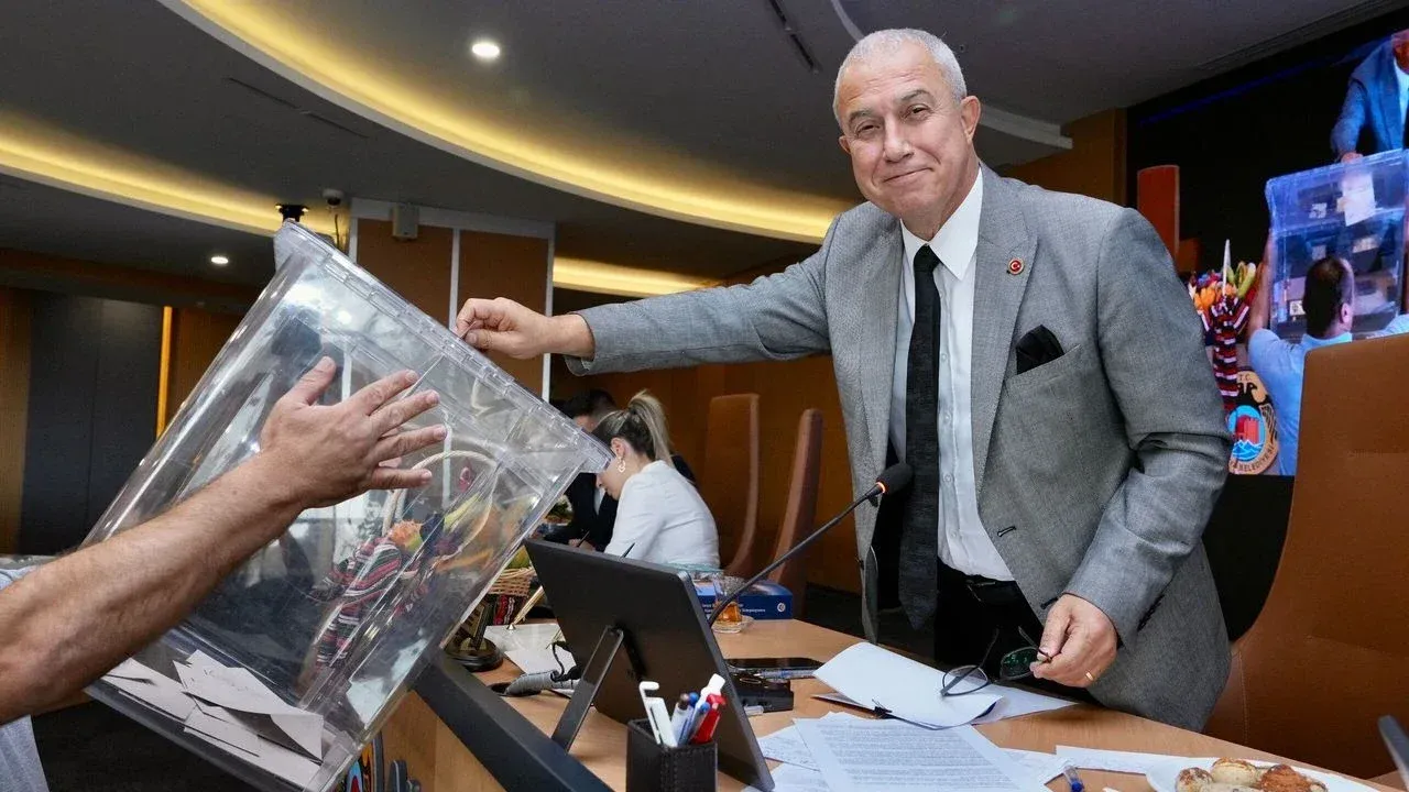 ÖZÇELİK’TEN TOKİ’YE SERT UYARI: “ÇOK YAĞMUR YAĞARSA ÜZÜCÜ GÖRÜNTÜLERLE KARŞILAŞACAĞIZ” — Manşet Alanya
