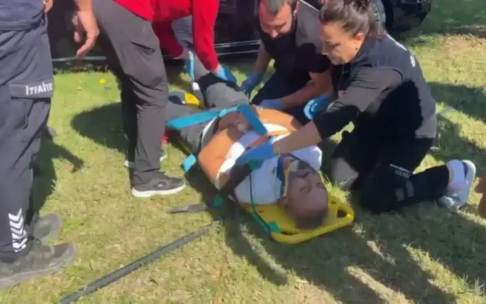 Alanya'da Yolcu Midibüsü ile Otomobil Çarpıştı: 2 Yaralı — Akdeniz Gerçek
