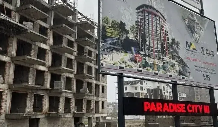 Paradise projesi yatırımcıları tapu iddiasıyla Alanya’da eylem yaptı
