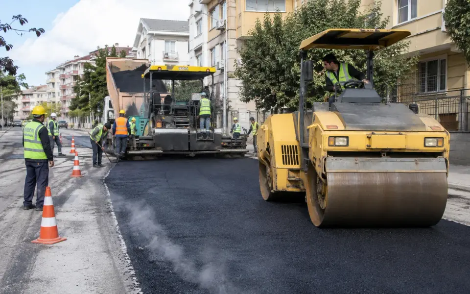 Asphaltarbeiten in Mahmutlar eine Woche früher abgeschlossen: 19.400 Tonnen Asphalt eingebaut