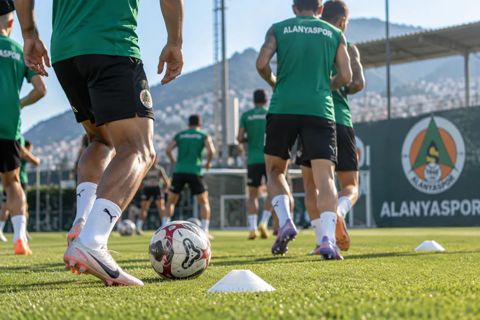 Alanyaspor yaz transferinde ligin en genç profilini oluşturdu