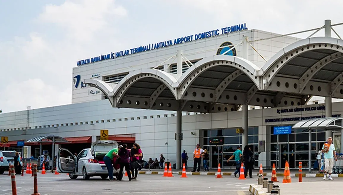 Antalya Havalimanı günlük 969 uçuşla Avrupa'nın en yoğun ilk 10 havalimanı arasında