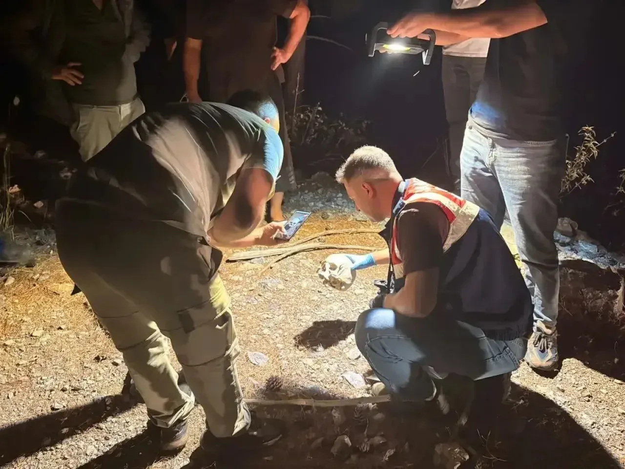 Gazipaşa'da kafatasından sonra takma diş bulundu. İncelenmek üzere Adli Tıp Kurumu'na gönderildi.