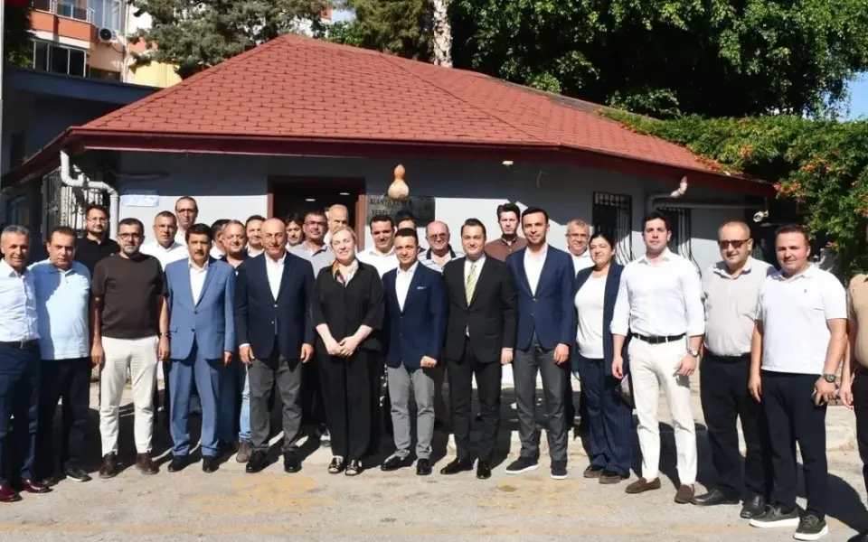 Çavuşoğlu: Antalya-Alanya yolunda kavşak sayısı azaltılacak