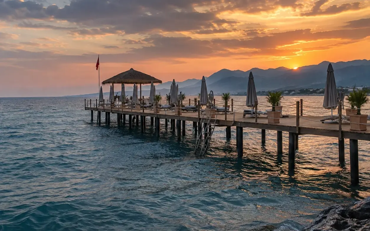 Tourist stirbt nach Sprung vom Hotelsteg ins Meer in Alanya