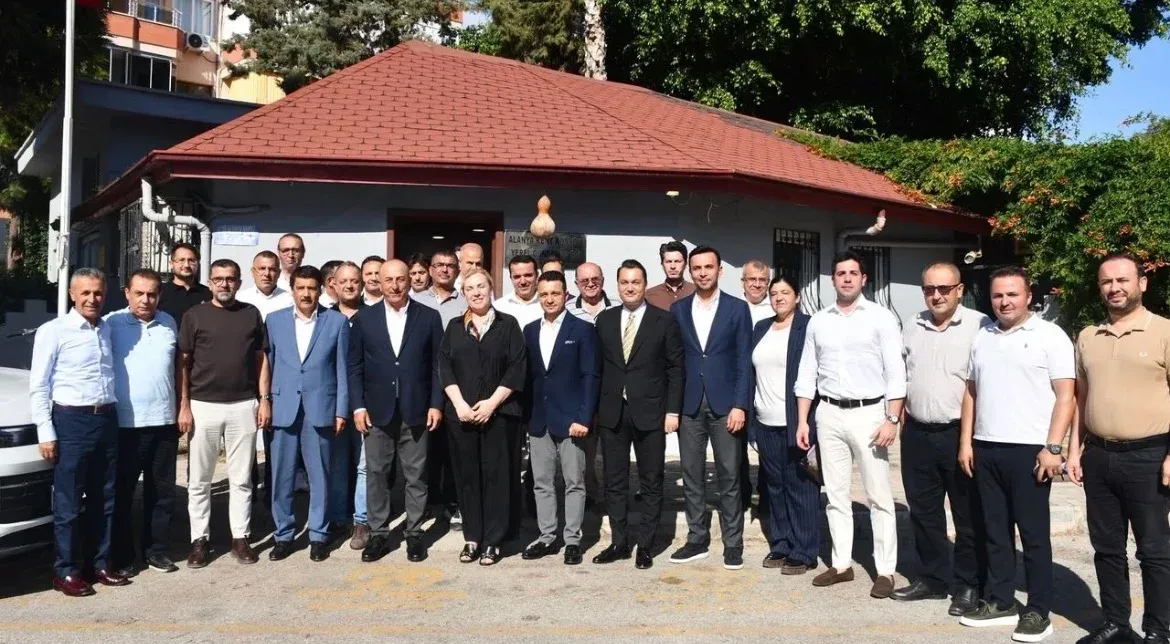 Çavuşoğlu: Antalya-Alanya yolunda kavşak sayısı azaltılacak