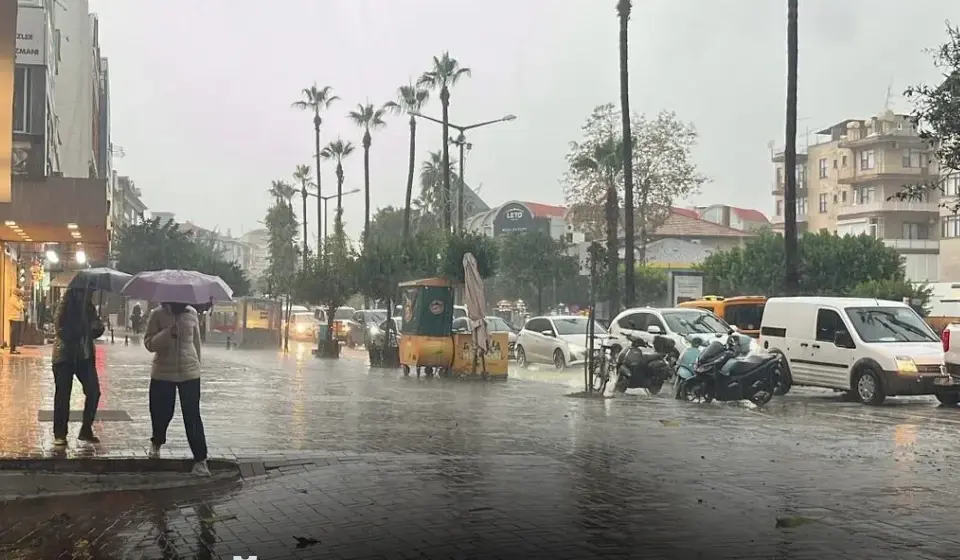 Alanya’da gök gürültülü sağanak yağış bekleniyor