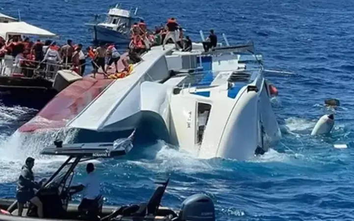 Girne açıklarında feribot faciası: 8 kişi hayatını kaybetti, 20 kişi aranıyor