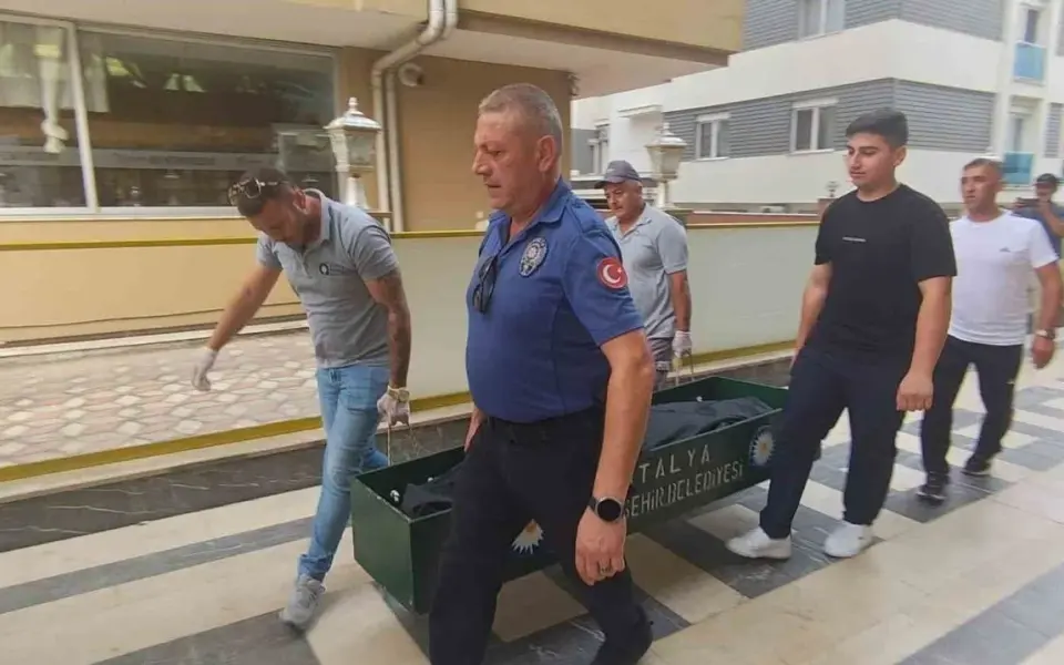 Rus turist Antalya'da konakladığı otelin koridorunda ölü bulundu