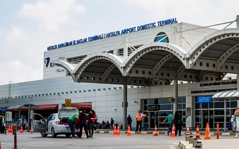 Antalya Havalimanı günlük 969 uçuşla Avrupa'nın en yoğun ilk 10 havalimanı arasında