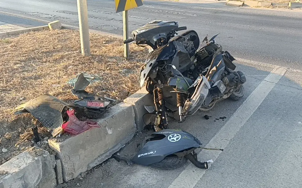 Manavgat’ta taksi ile motosiklet çarpıştı: 1 yaralı
