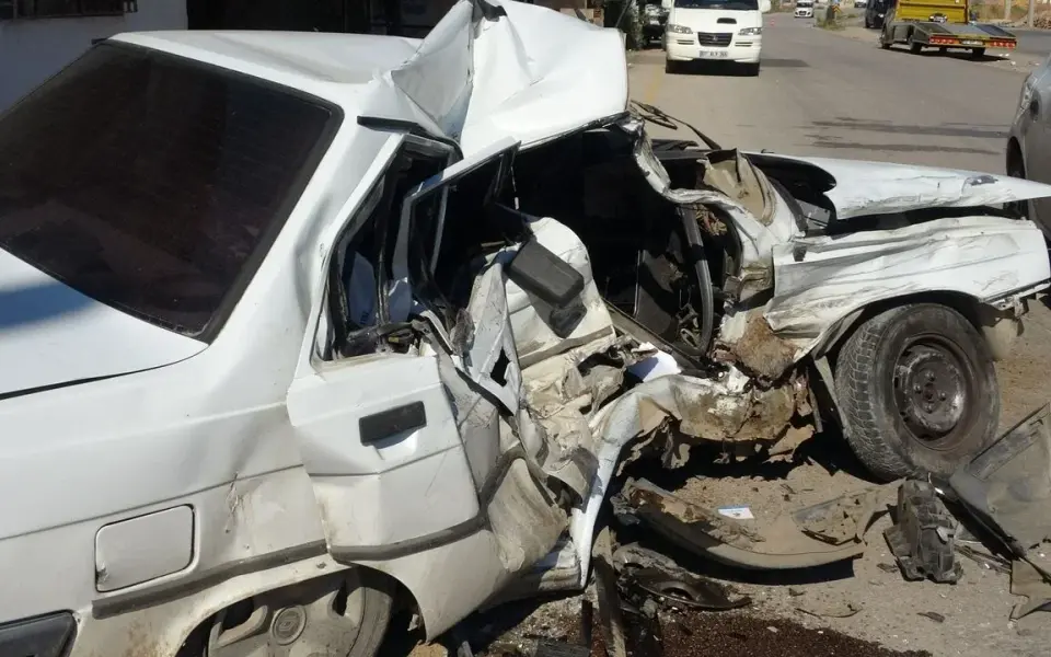 Araçların hurdaya döndüğü kaza kamerada — Antalya Ekspres