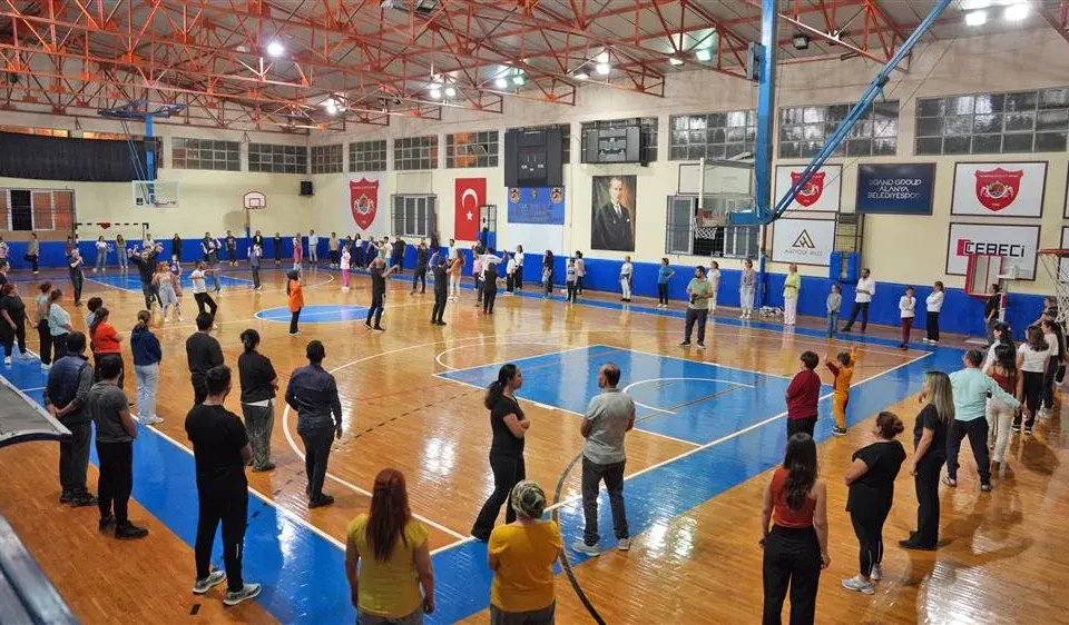 Alanya'da zeybek kurslarının altıncı dönemi 3 Kasım'da başlıyor