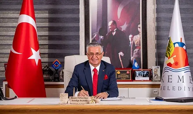 Kemer Belediye Başkanı, CHP'den istifa etti