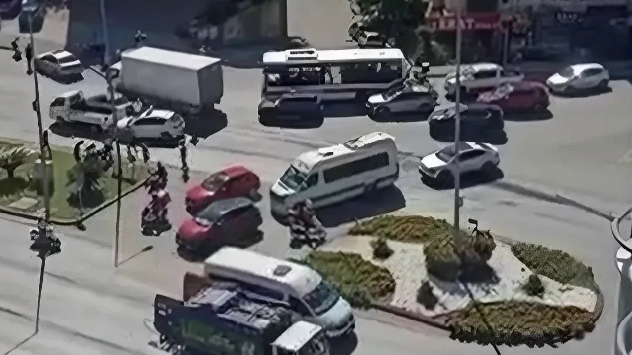 Alanya dikkat! Yola yağ döküldü, aman düşmeyin — Gazete Alanya