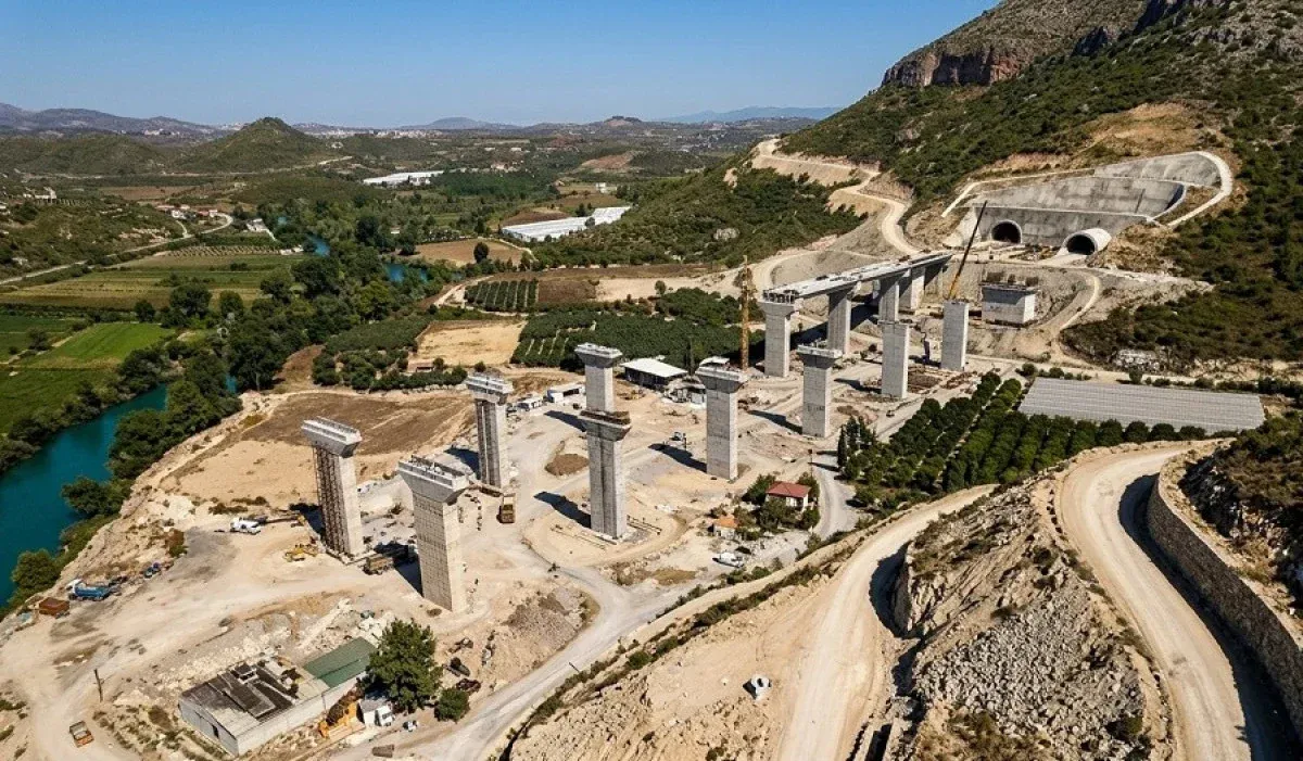Antalya-Alanya Otoyolu inşaatında fiziki ilerleme yüzde 33 oldu