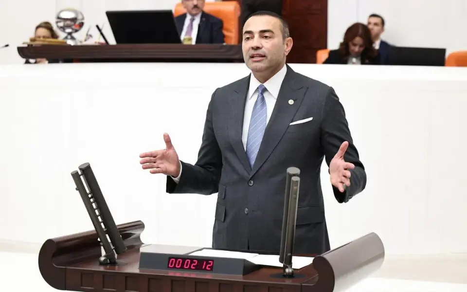 Gazipaşa-Ankara uçuşlarının iptaline Meclis'ten sert tepki: “Yazık günah bu insanlara!” — Yeni Alanya Gazetesi