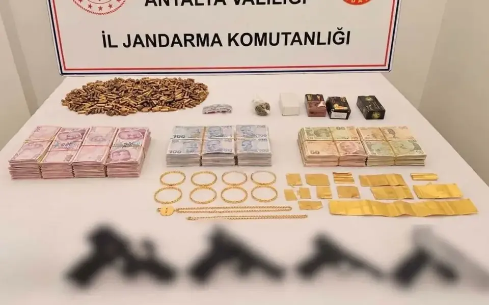 Antalya'da operasyon: 3 gözaltı