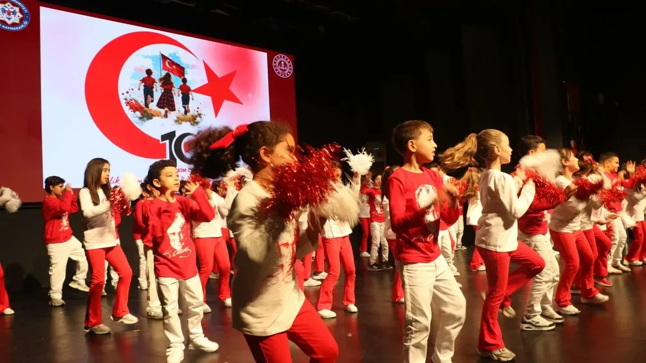 Alanya’da Cumhuriyet’in 103’üncü yılı törenlerle kutlandı