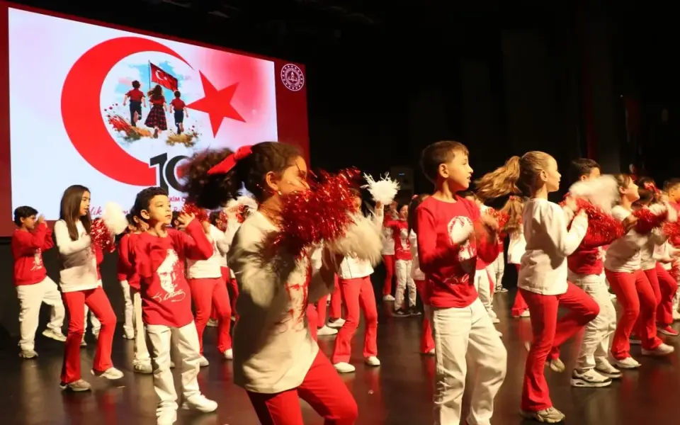 Alanya’da Cumhuriyet’in 103’üncü yılı törenlerle kutlandı