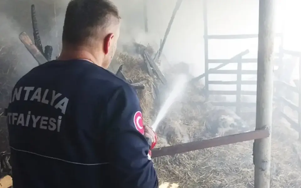 Gündoğdu Mahallesi’nde 2 yıl arayla aynı ahırda yangın